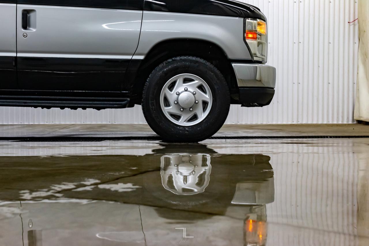 2010 Ford E-350 Extended XLT 15 Passenger Red Deer AB