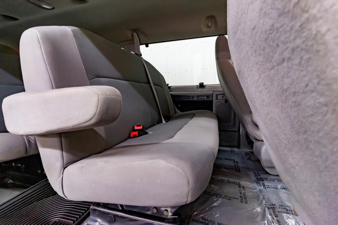 2010 Ford E-350 Extended XLT 15 Passenger Red Deer AB