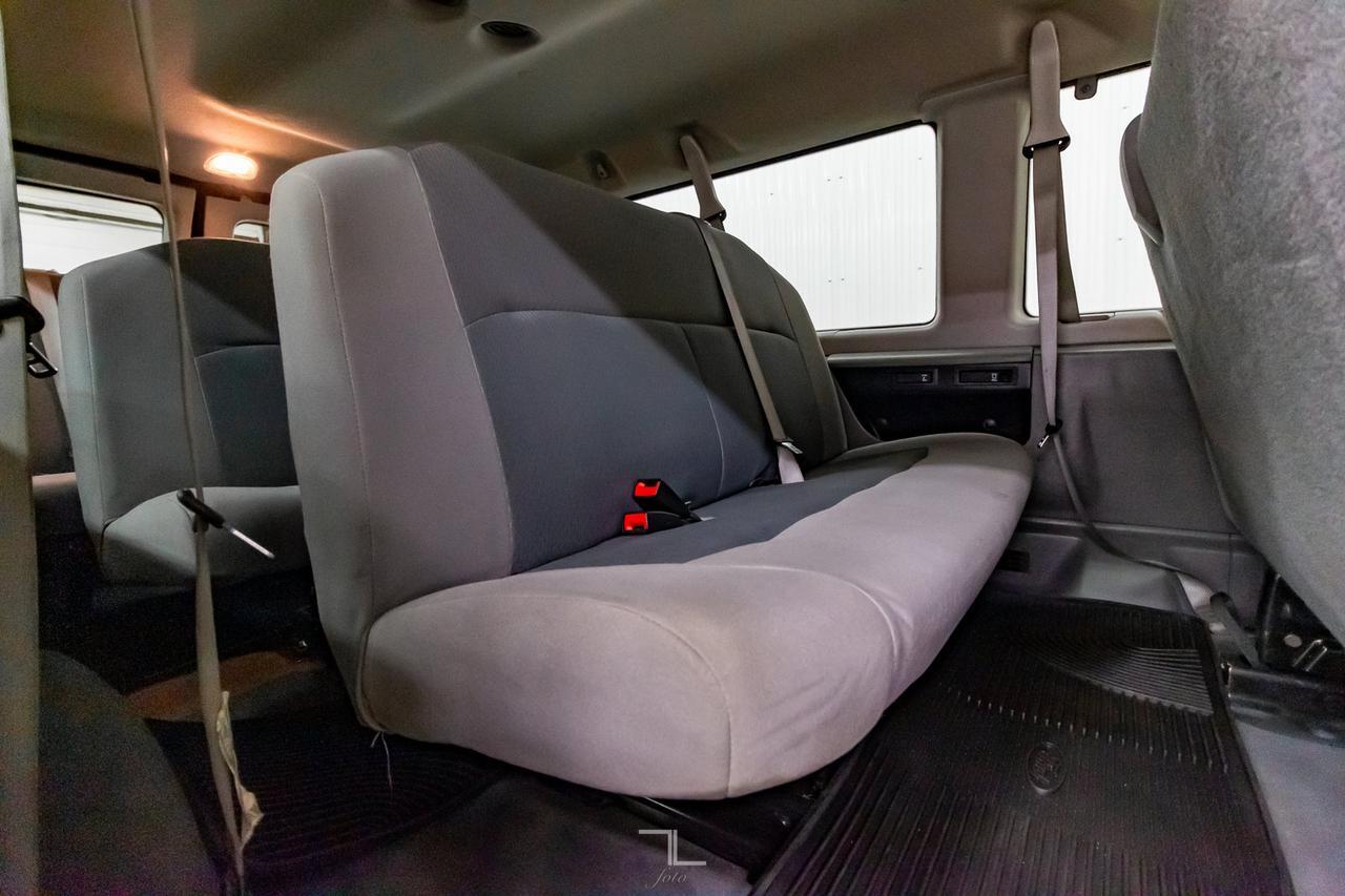 2010 Ford E-350 Extended XLT 15 Passenger Red Deer AB