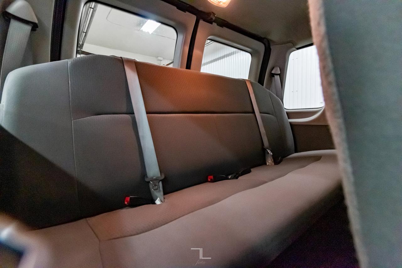 2010 Ford E-350 Extended XLT 15 Passenger Red Deer AB