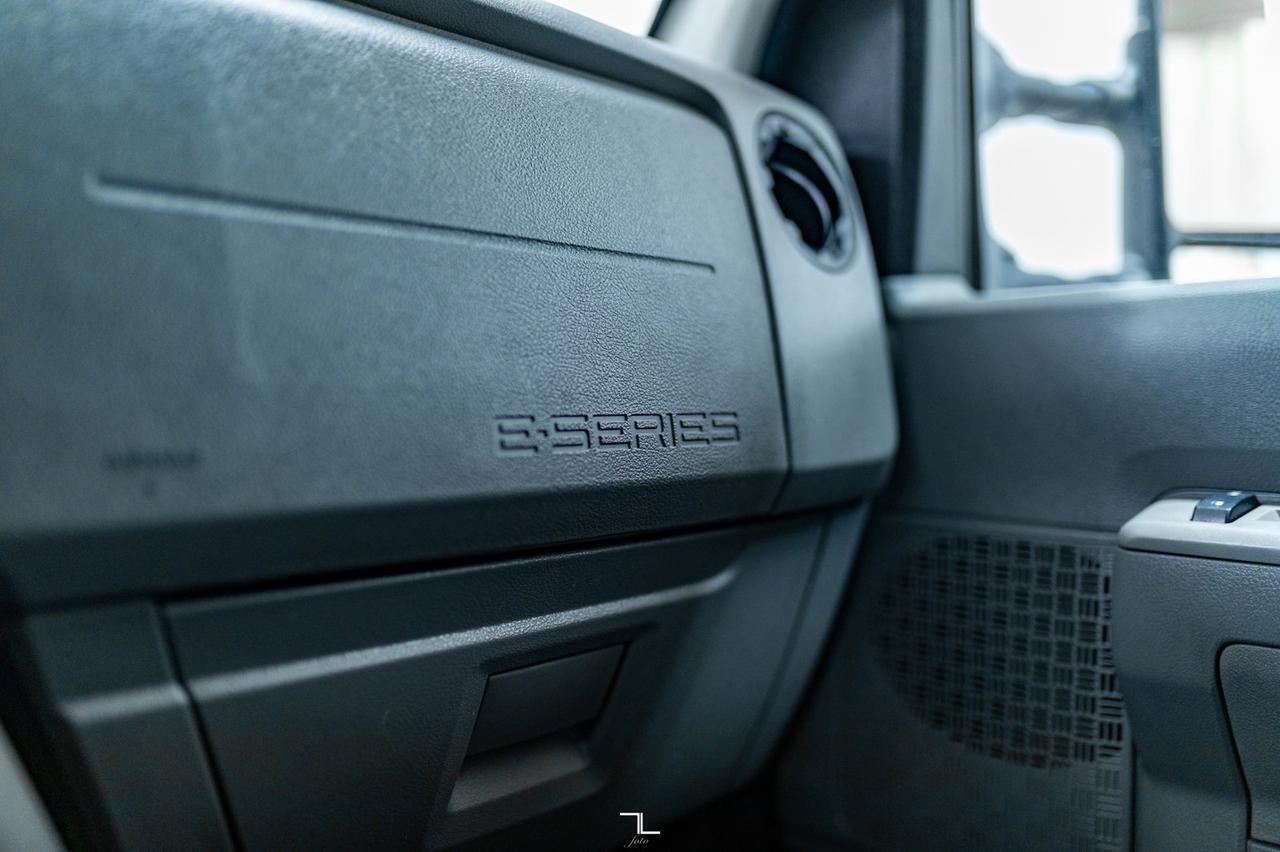 2010 Ford E-350 XL 12 Passenger Van Red Deer AB