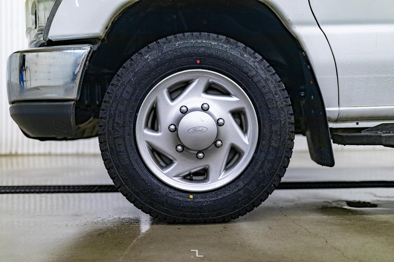 2010 Ford E-350 XL 12 Passenger Van Red Deer AB