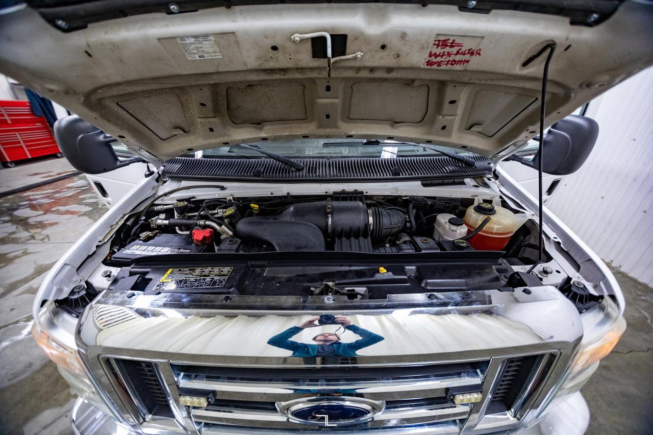 2010 Ford E-350 XL 12 Passenger Van Red Deer AB