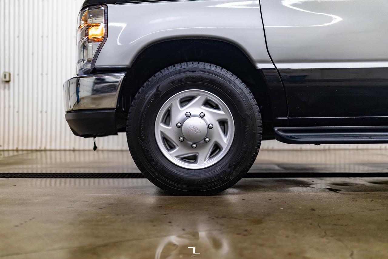 2010 Ford E-350 XLT 15 Passenger Van Red Deer AB