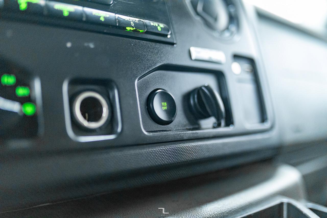 2010 Ford E-350 XLT 15 Passenger Van Red Deer AB