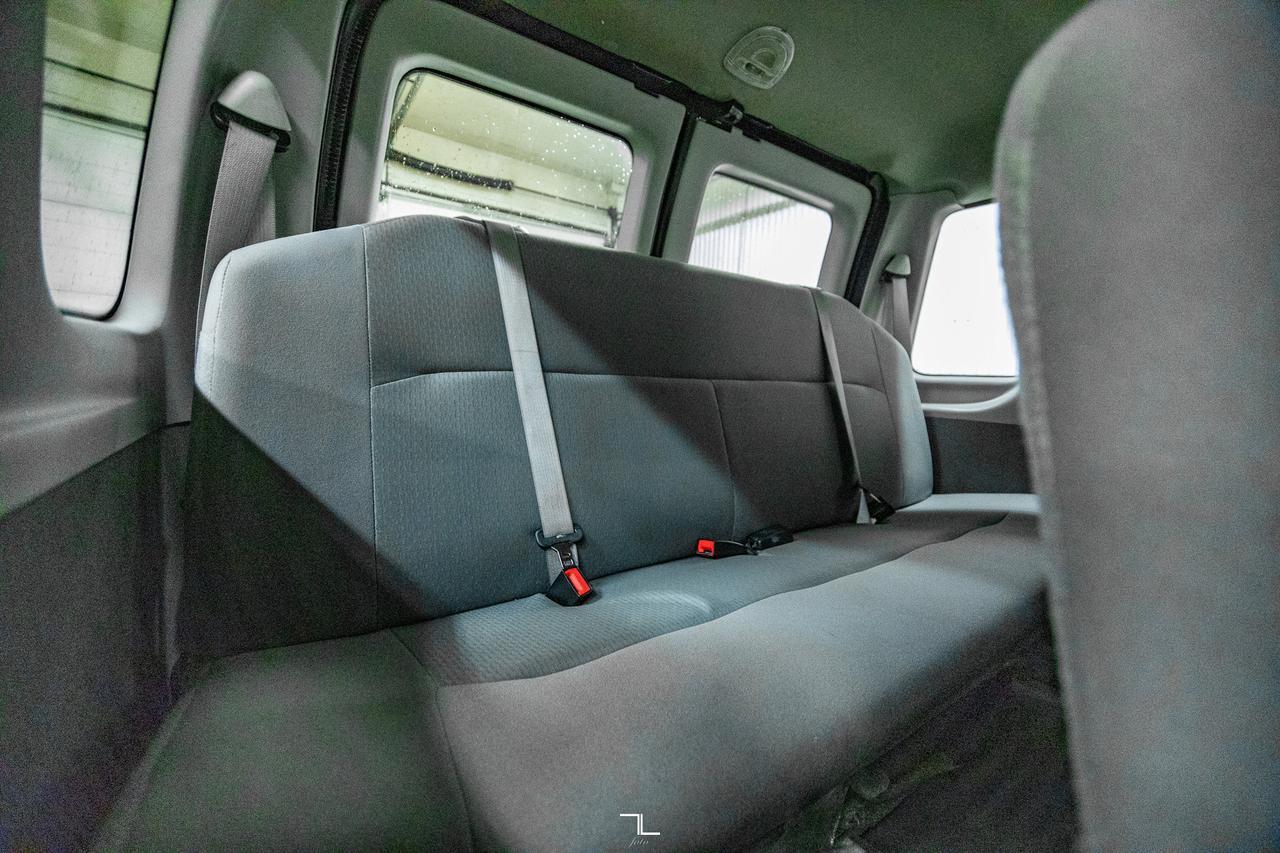 2010 Ford E-350 XLT 15 Passenger Van Red Deer AB