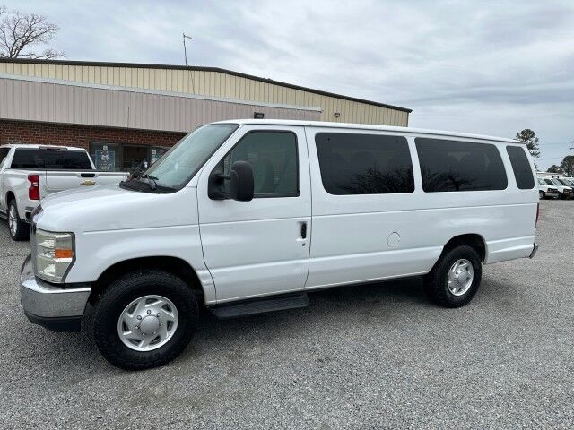 2010 Ford E-350 XLT Extended 13-Passenger Van