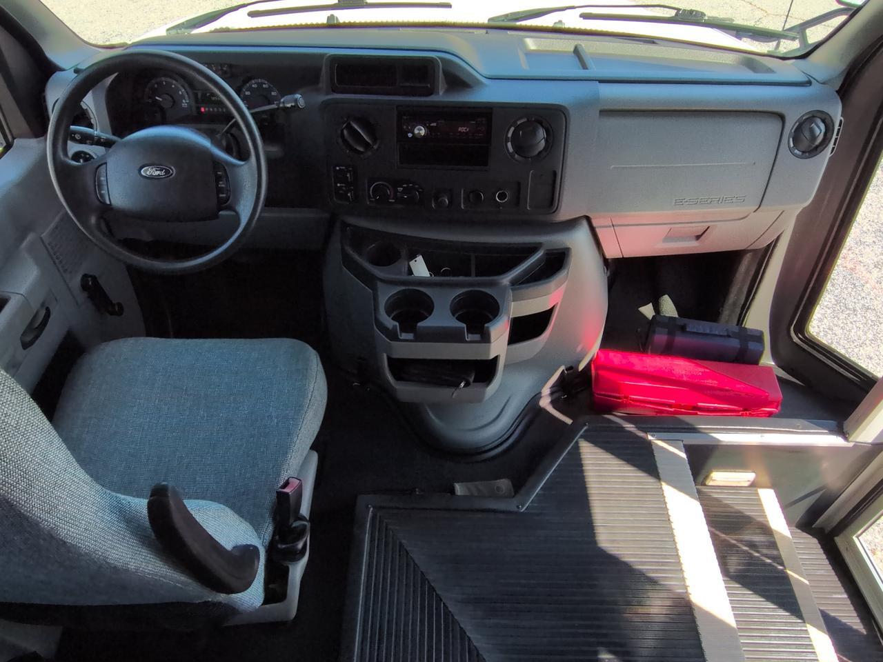 2010 Ford Econoline Commercial Cutaway Winder GA