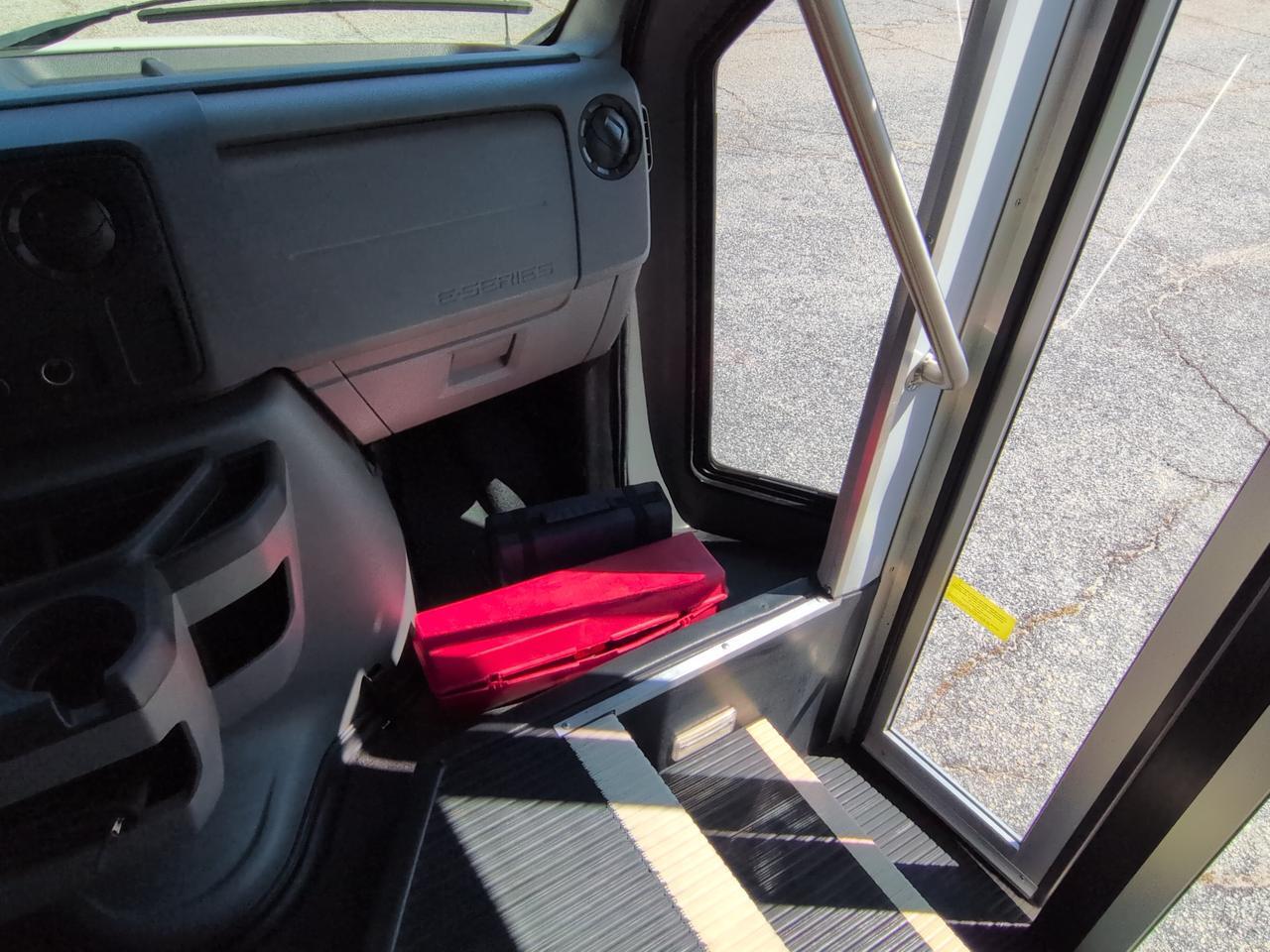 2010 Ford Econoline Commercial Cutaway Winder GA
