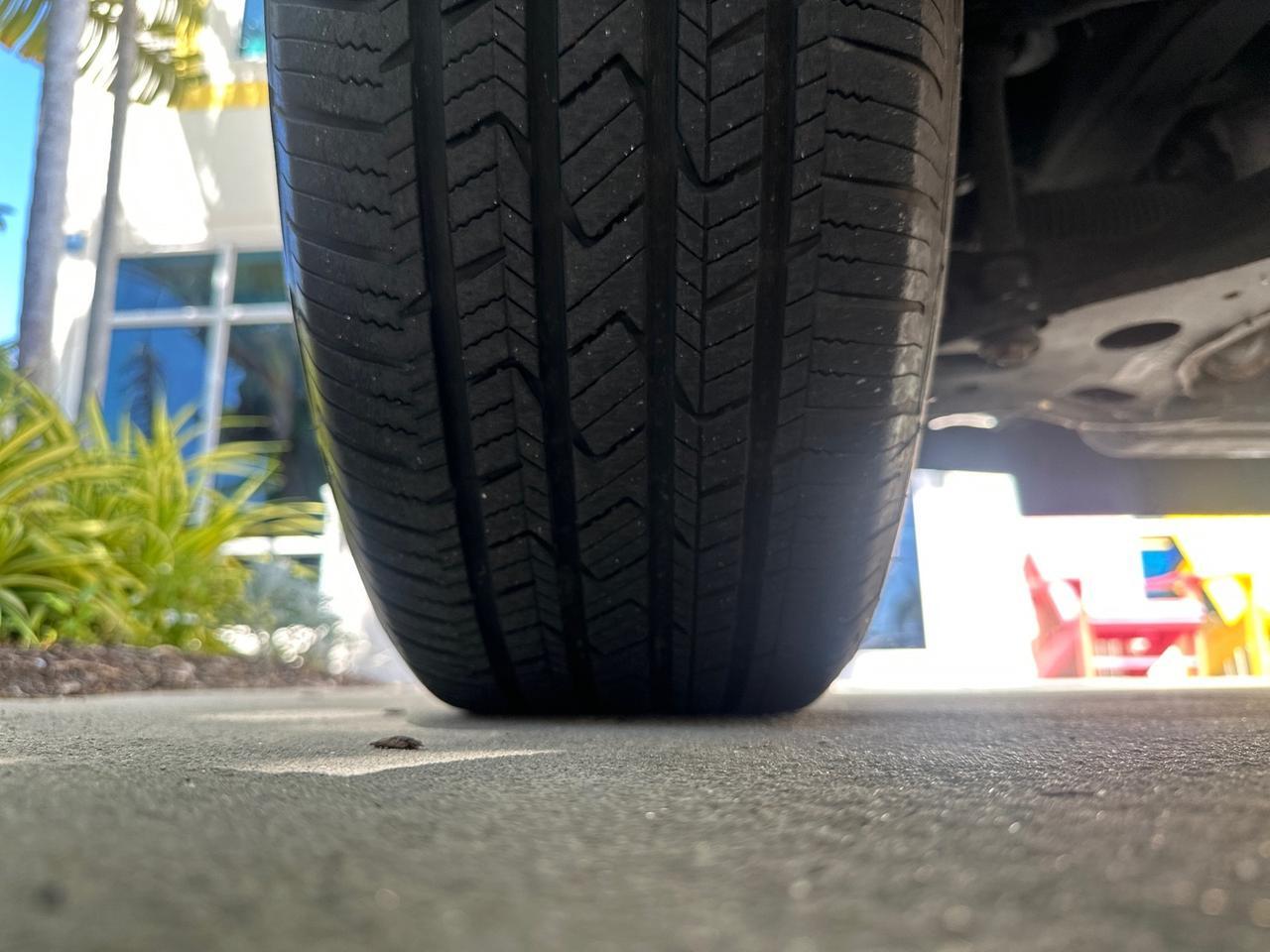 2010 Ford Explorer Eddie Bauer LOW MILES 66,415 1 OWNER Pompano Beach FL