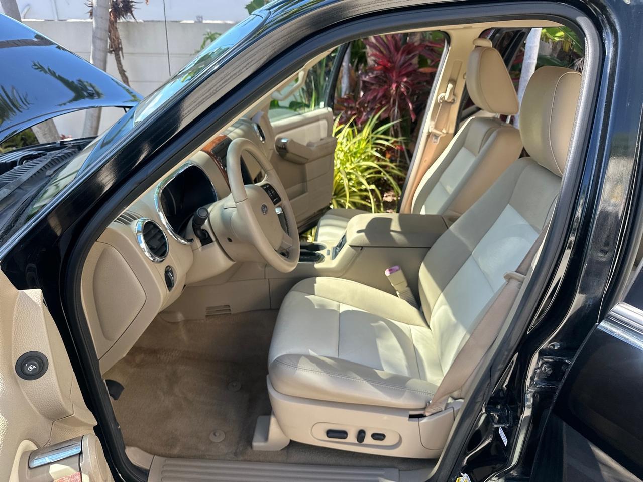 2010 Ford Explorer Eddie Bauer LOW MILES 66,415 1 OWNER Pompano Beach FL