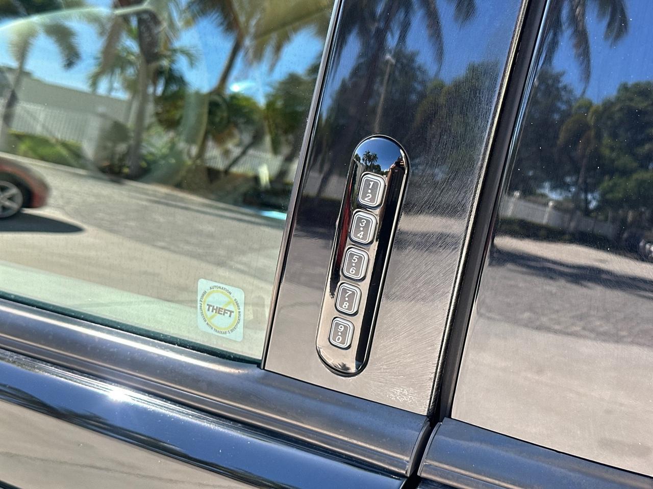 2010 Ford Explorer Eddie Bauer LOW MILES 66,415 1 OWNER Pompano Beach FL