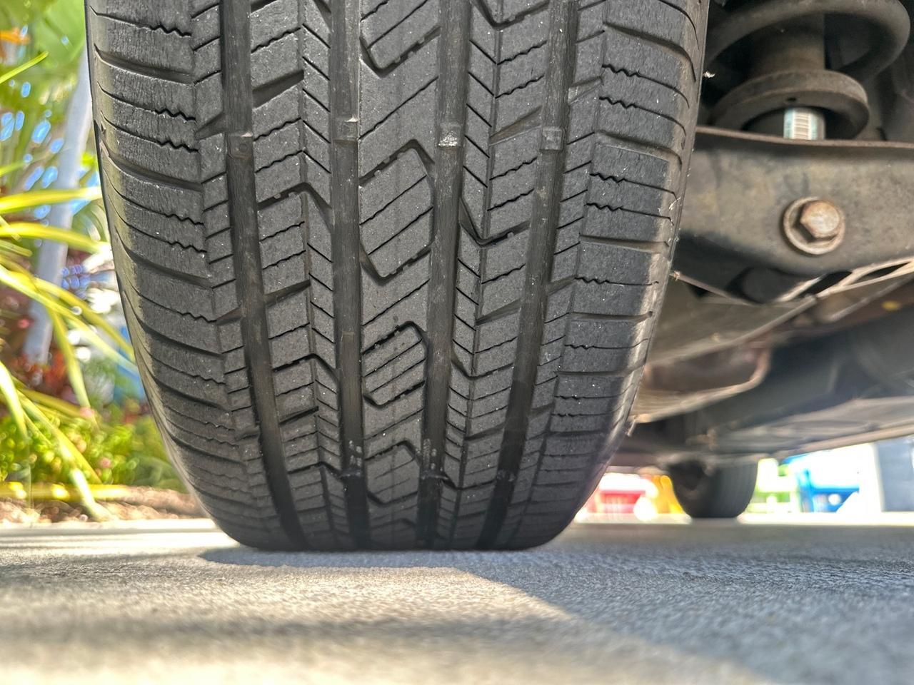 2010 Ford Explorer Eddie Bauer LOW MILES 66,415 1 OWNER Pompano Beach FL