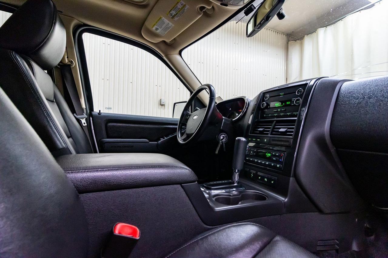 2010 Ford Explorer Sport Trac AWD Adrenalin Leather Roof Red Deer AB