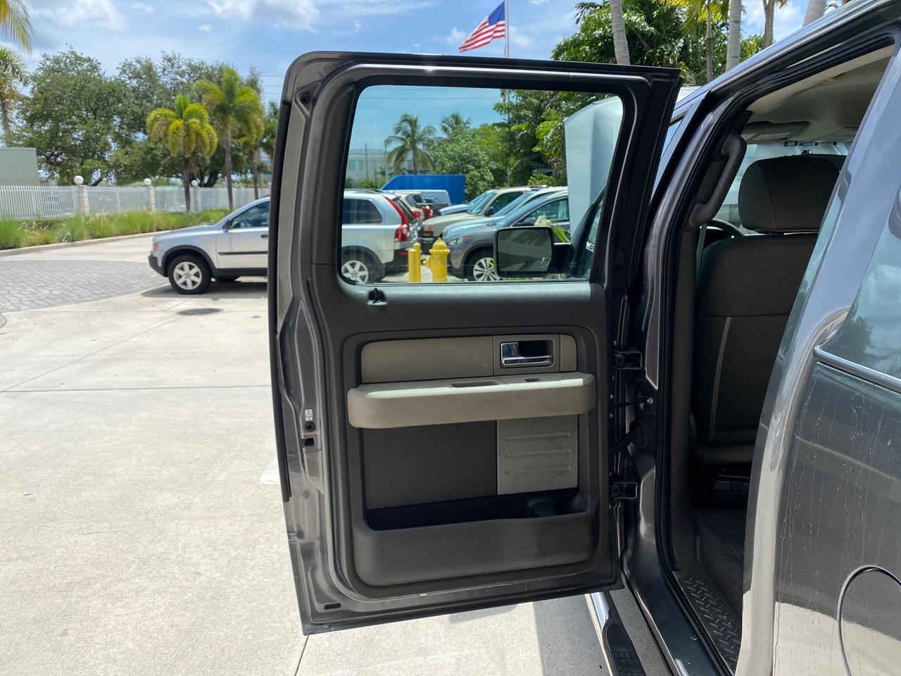 2010 Ford F-150 4 DR CREW XL LOW MILES 34,625 Pompano Beach FL