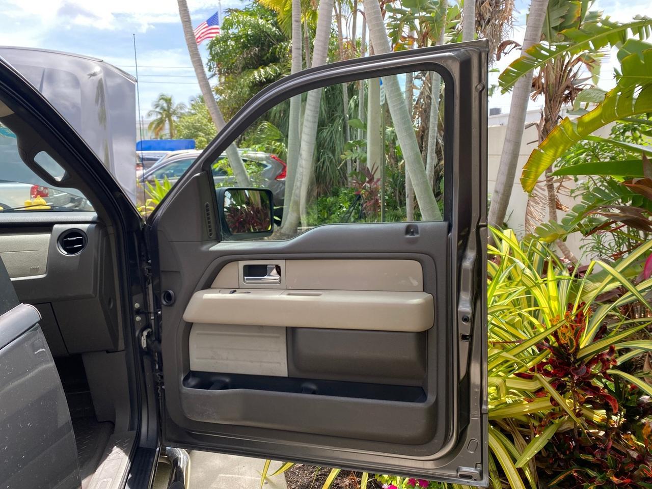 2010 Ford F-150 4 DR CREW XL LOW MILES 34,625 Pompano Beach FL