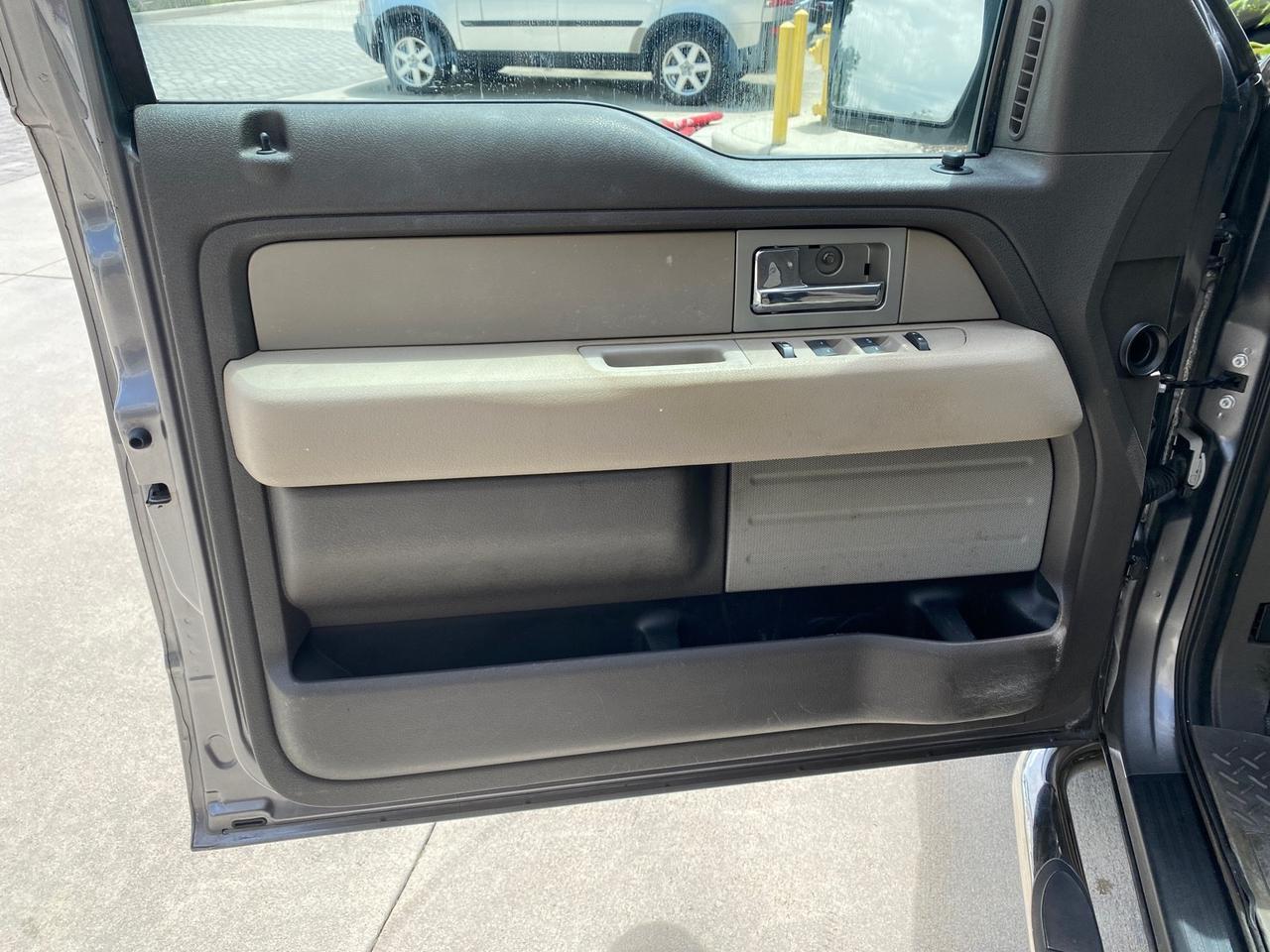 2010 Ford F-150 4 DR CREW XL LOW MILES 34,625 Pompano Beach FL
