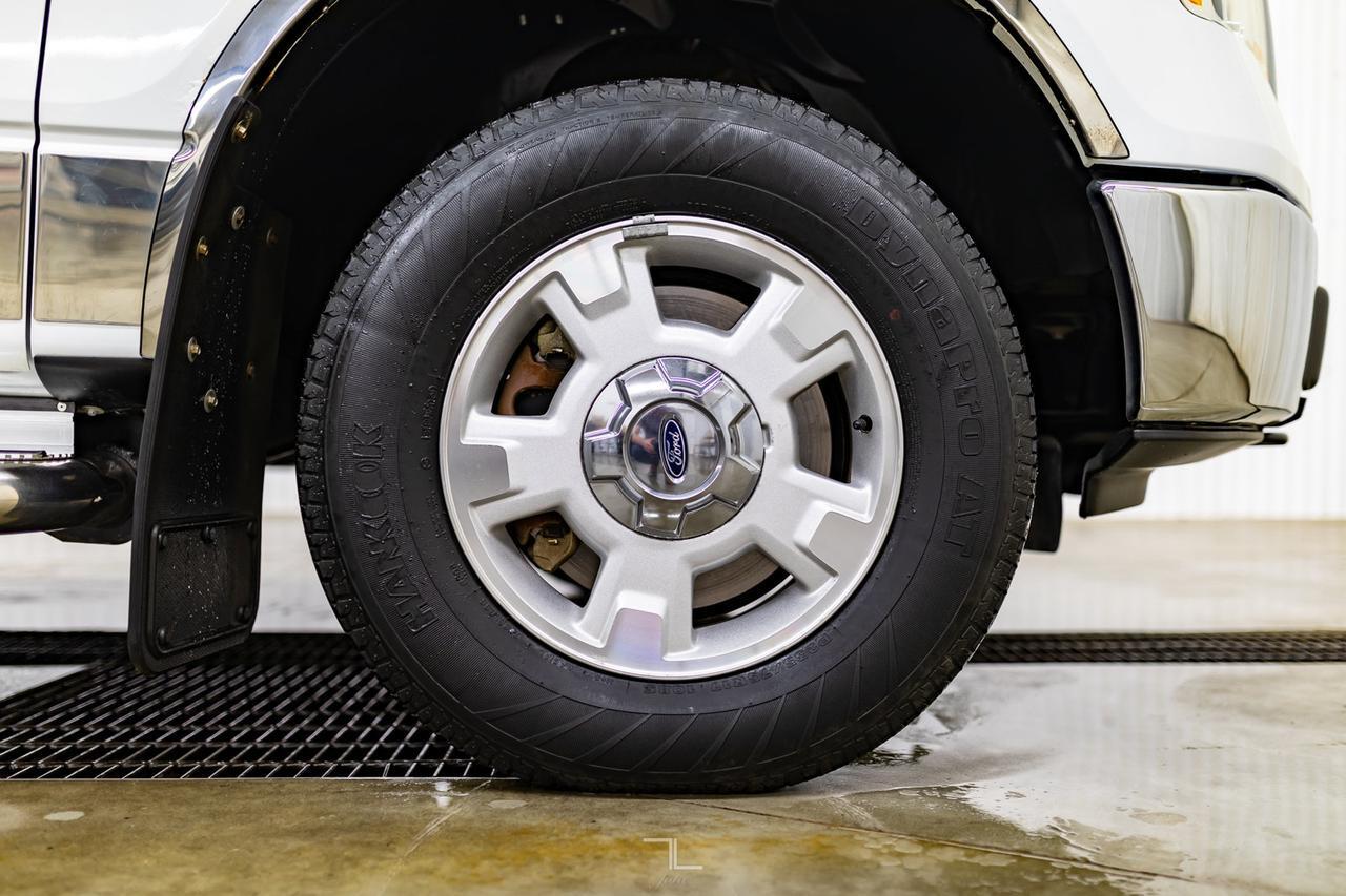2010 Ford F-150 4x4 Super Cab XLT Red Deer AB