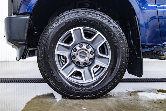 2010 Ford F-250 4x4 Super Cab XL Tommy Gate Red Deer AB