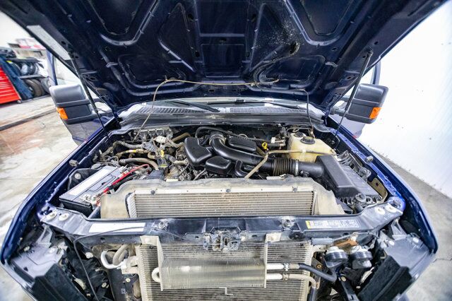 2010 Ford F-250 4x4 Super Cab XL Tommy Gate Red Deer AB