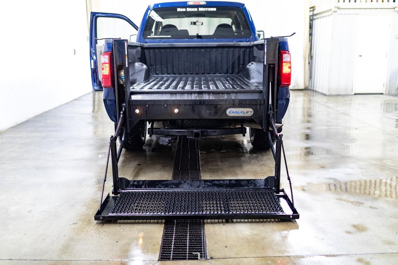 2010 Ford F-250 4x4 Super Cab XL Tommy Gate Red Deer AB