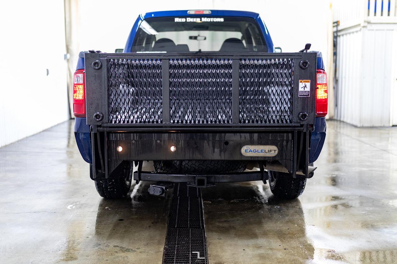2010 Ford F-250 4x4 Super Cab XL Tommy Gate Red Deer AB