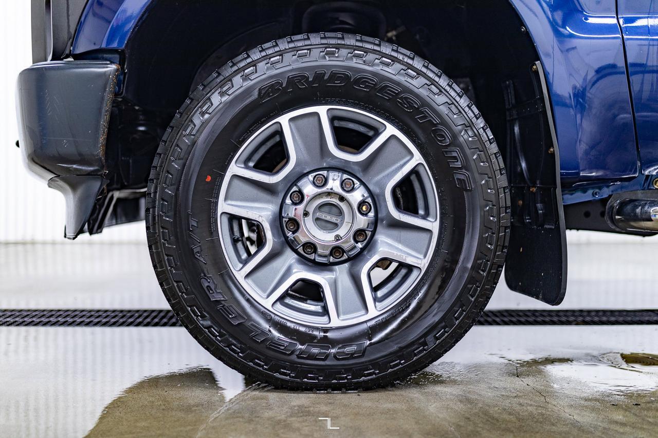 2010 Ford F-250 4x4 Super Cab XL Tommy Gate Red Deer AB