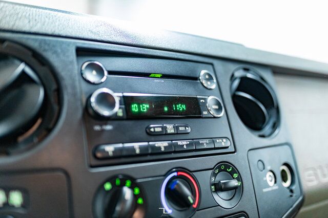 2010 Ford F-250 4x4 Super Cab XL Tommy Gate Red Deer AB