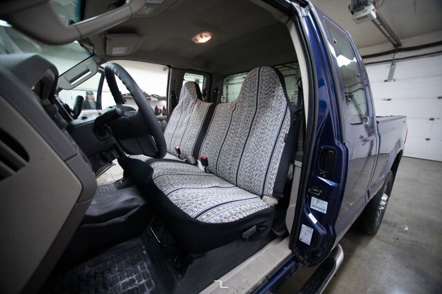 2010 Ford F-250 4x4 Super Cab XL Tommy Gate Red Deer AB