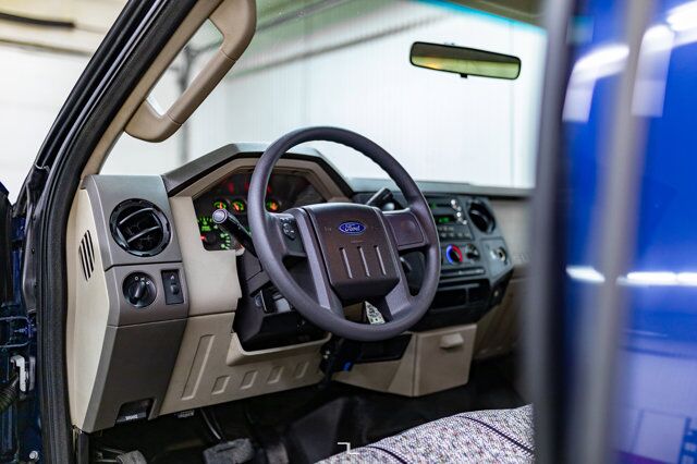 2010 Ford F-250 4x4 Super Cab XL Tommy Gate Red Deer AB