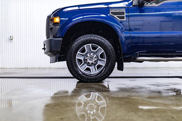 2010 Ford F-250 4x4 Super Cab XL Tommy Gate Red Deer AB