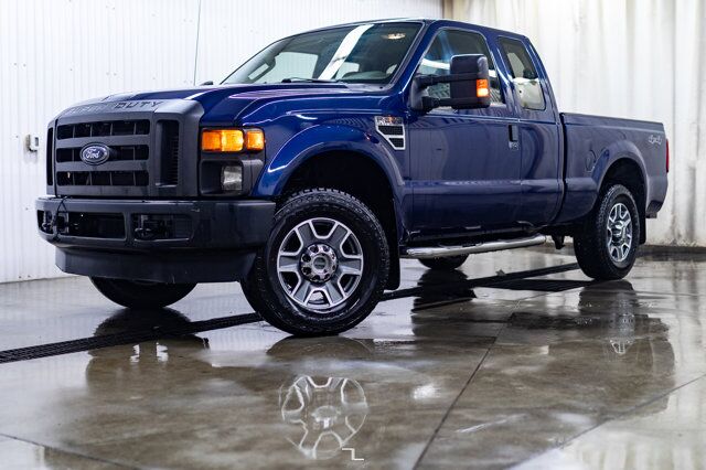 2010 Ford F-250 4x4 Super Cab XL Tommy Gate Red Deer AB