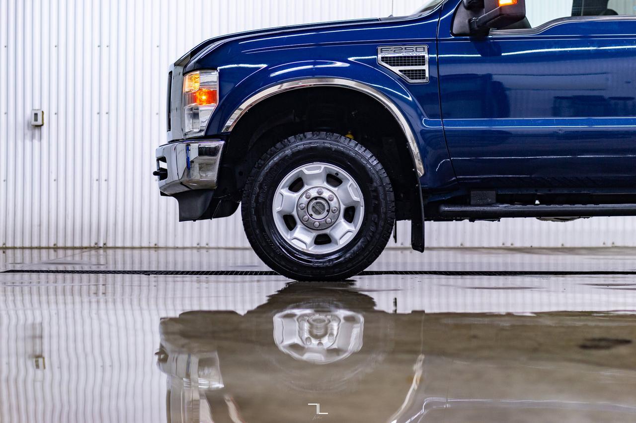 2010 Ford F-250 4x4 Super Cab XLT Longbox Red Deer AB