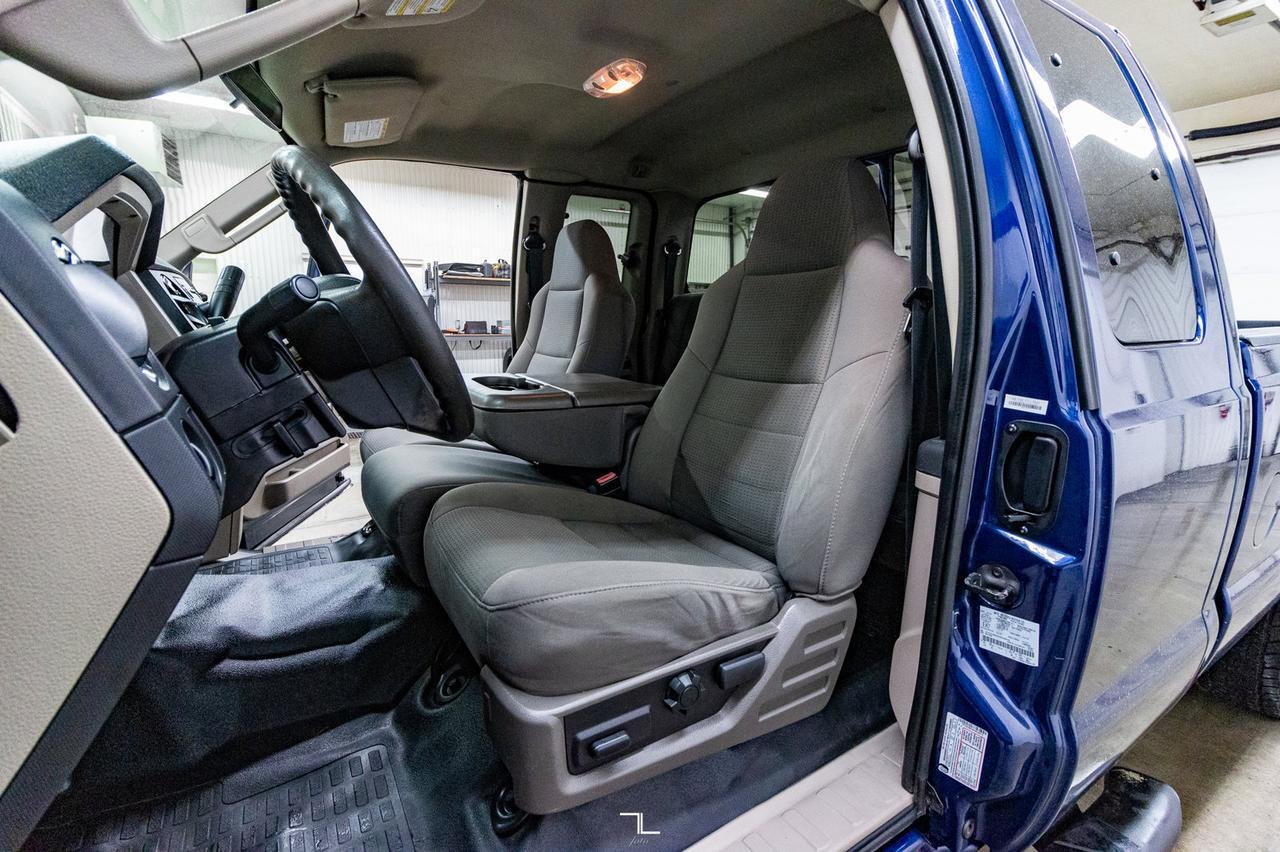 2010 Ford F-250 4x4 Super Cab XLT Longbox Red Deer AB