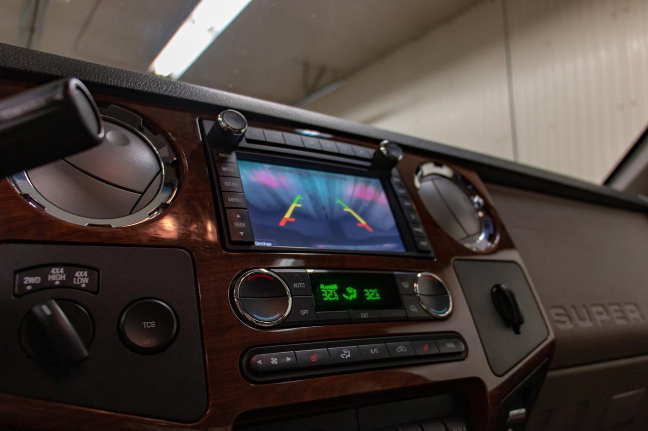 2010 Ford F-350 4x4 Crew Cab Cabela&apos;s Diesel Leather Roof Nav Red Deer AB