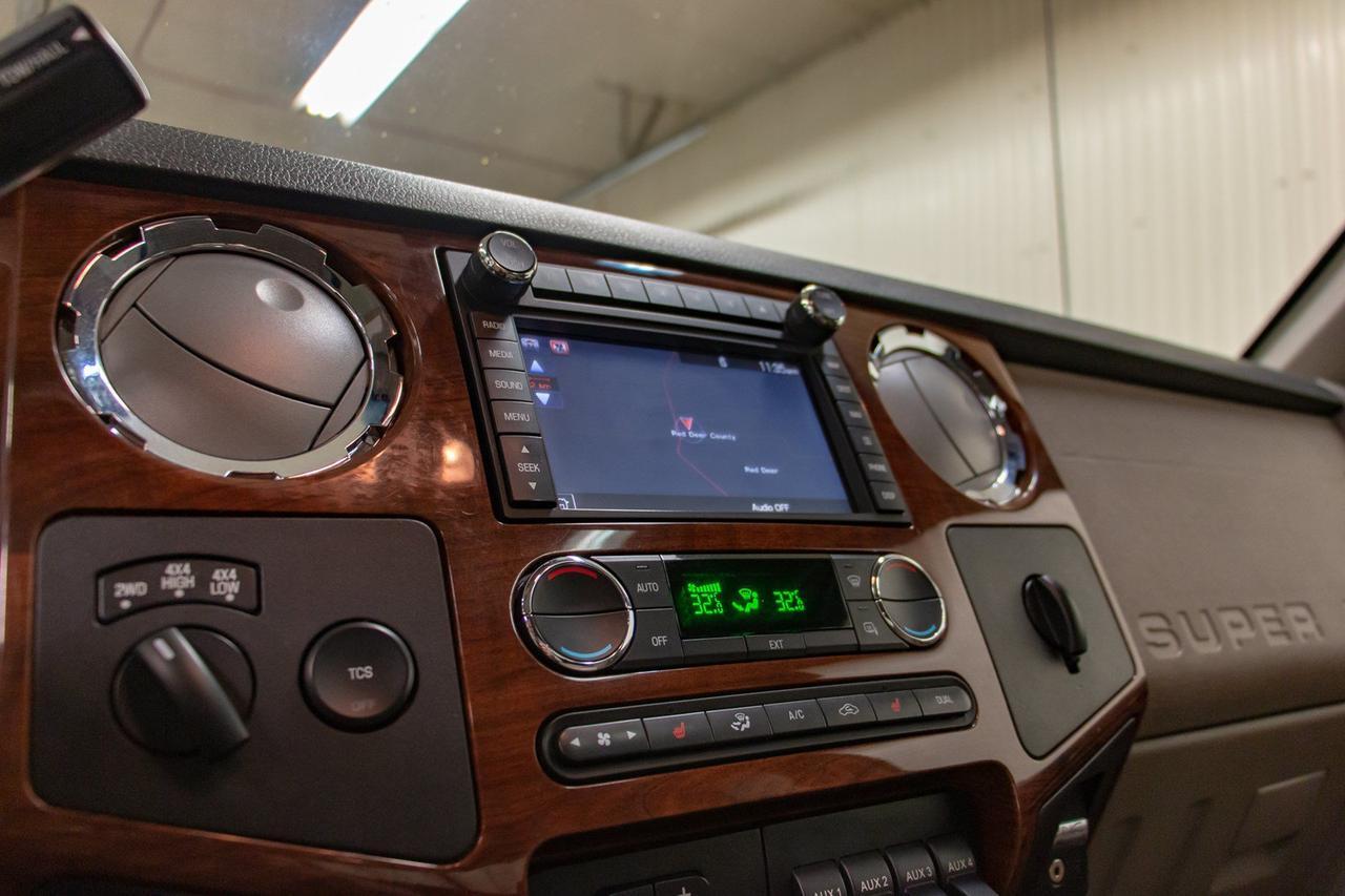 2010 Ford F-350 4x4 Crew Cab Cabela's Diesel Leather Roof Nav Red Deer AB
