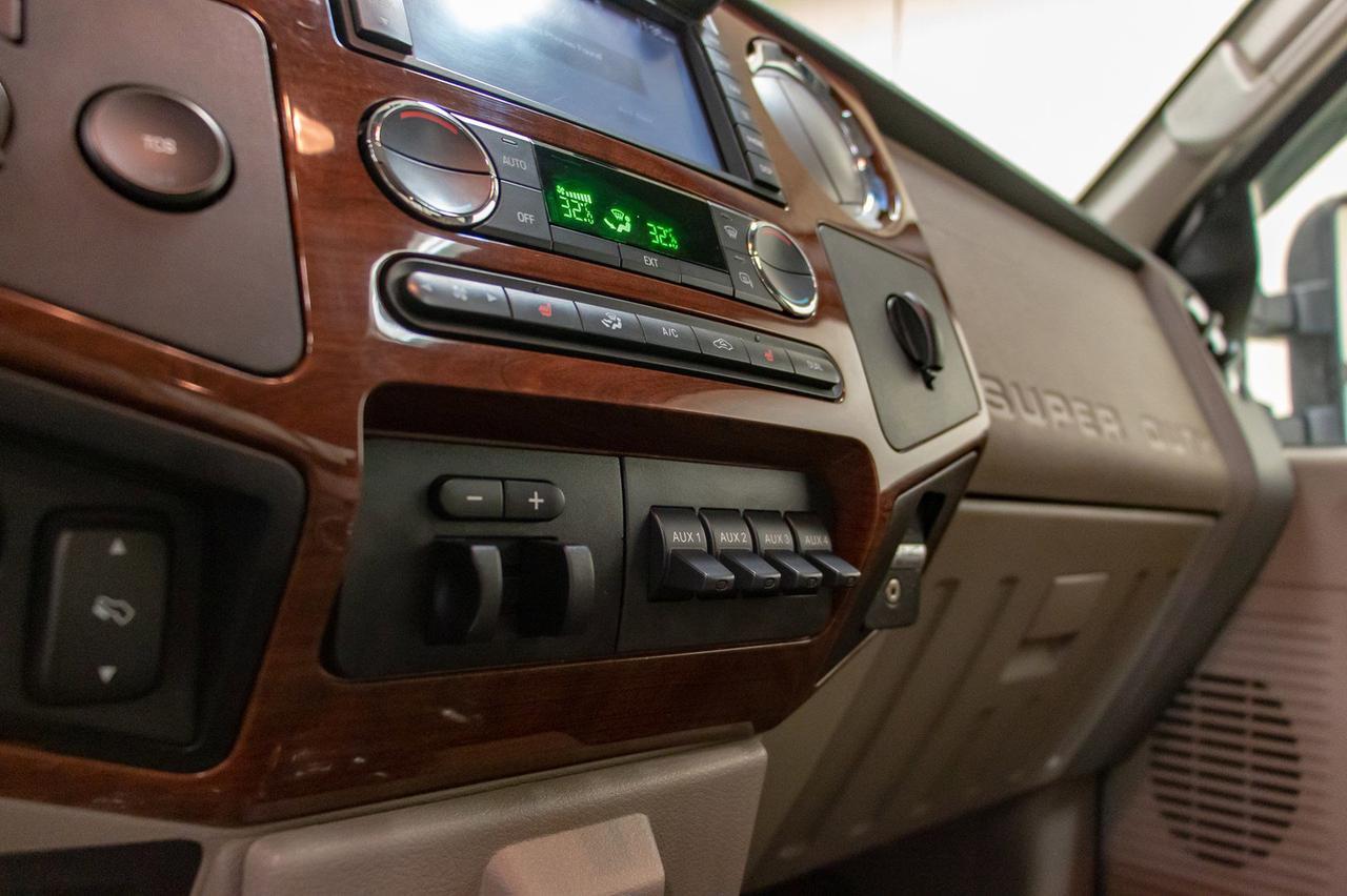 2010 Ford F-350 4x4 Crew Cab Cabela&apos;s Diesel Leather Roof Nav Red Deer AB