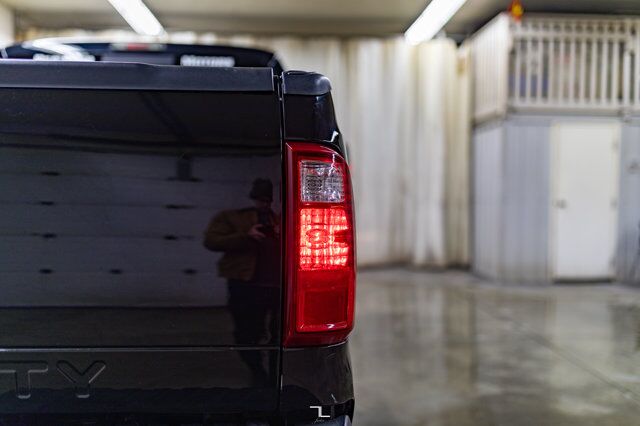 2010 Ford F-350 4x4 Crew Cab Lariat FX4 Leather Nav BCam Red Deer AB