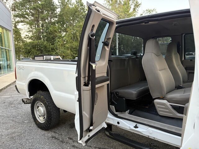 2010 Ford F-350 photo 17