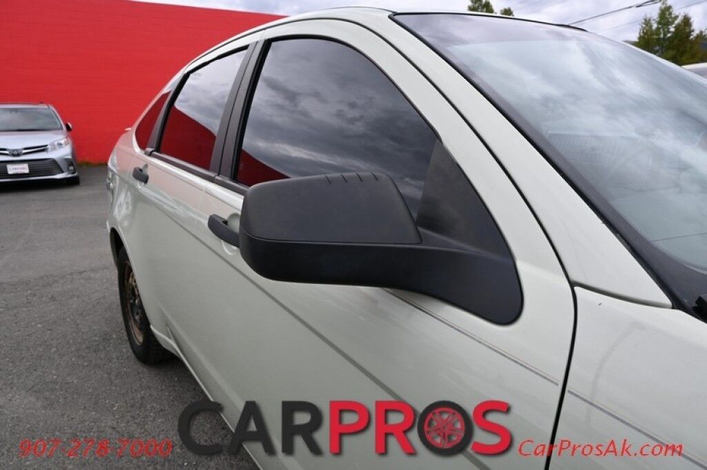 2010 Ford Focus SE - 2.0L - Automatic - Power Windows & Door Locks - Keyless Entry - Premium Sound System - Power Moonroof - Fog Lights Anchorage AK