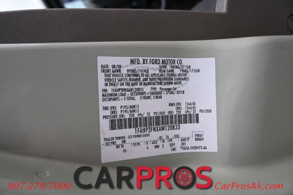 2010 Ford Focus SE - 2.0L - Automatic - Power Windows & Door Locks - Keyless Entry - Premium Sound System - Power Moonroof - Fog Lights Anchorage AK