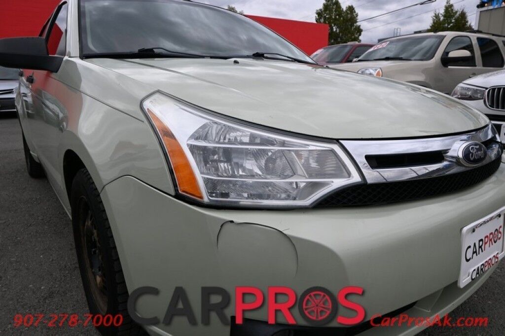2010 Ford Focus SE - 2.0L - Automatic - Power Windows & Door Locks - Keyless Entry - Premium Sound System - Power Moonroof - Fog Lights Anchorage AK
