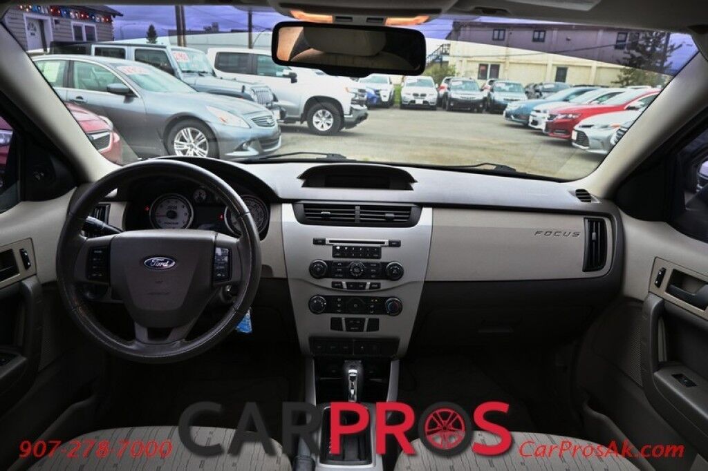 2010 Ford Focus SE - 2.0L - Automatic - Power Windows & Door Locks - Keyless Entry - Premium Sound System - Power Moonroof - Fog Lights Anchorage AK