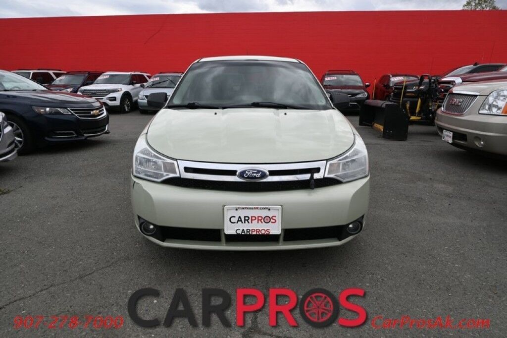 2010 Ford Focus SE - 2.0L - Automatic - Power Windows & Door Locks - Keyless Entry - Premium Sound System - Power Moonroof - Fog Lights Anchorage AK