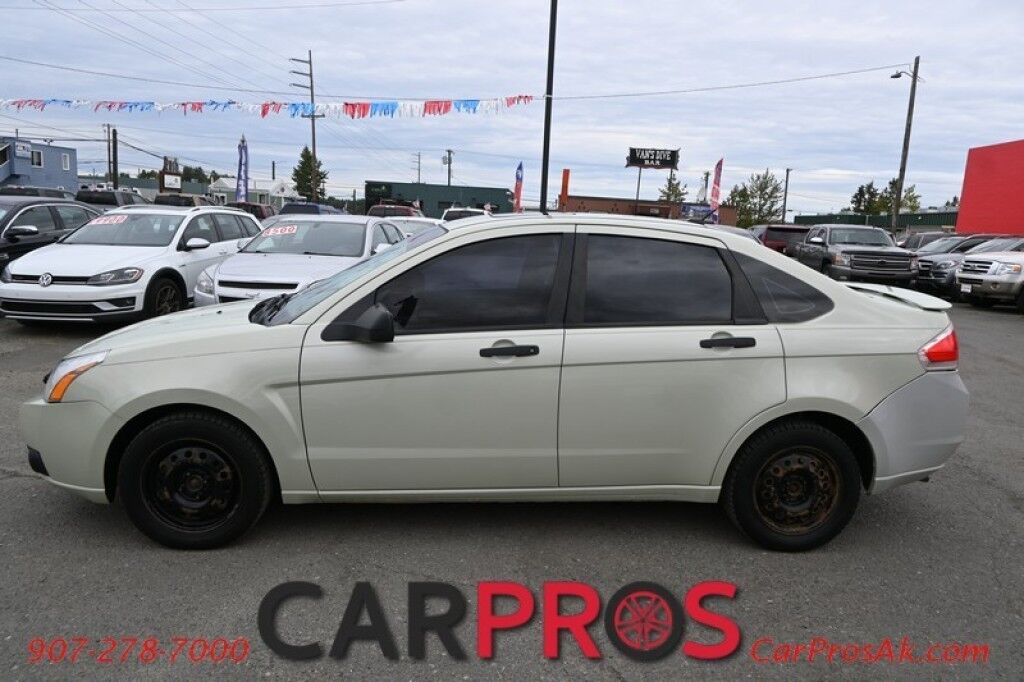 2010 Ford Focus SE - 2.0L - Automatic - Power Windows & Door Locks - Keyless Entry - Premium Sound System - Power Moonroof - Fog Lights Anchorage AK