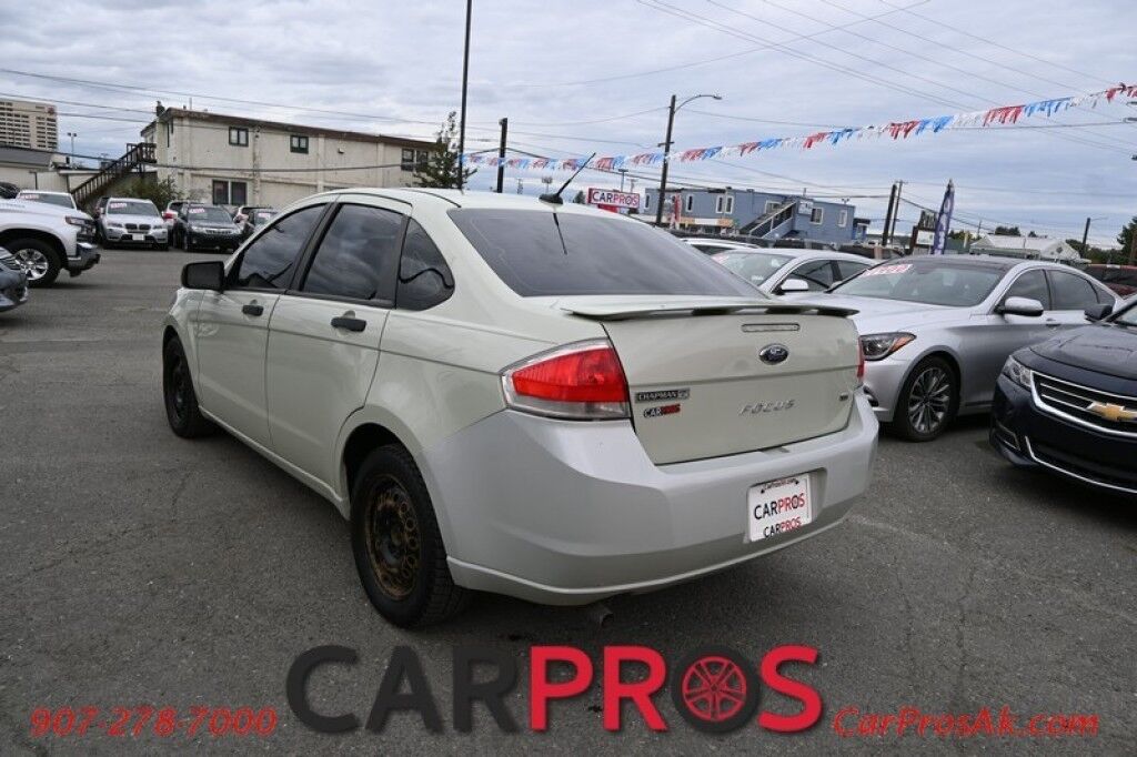 2010 Ford Focus SE - 2.0L - Automatic - Power Windows & Door Locks - Keyless Entry - Premium Sound System - Power Moonroof - Fog Lights Anchorage AK