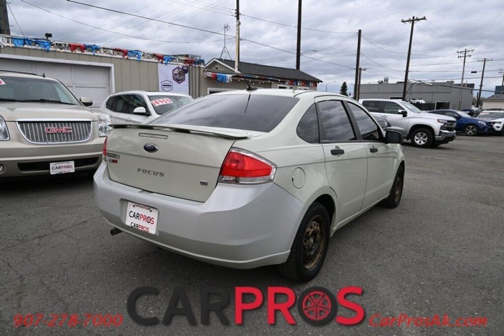 2010 Ford Focus SE - 2.0L - Automatic - Power Windows & Door Locks - Keyless Entry - Premium Sound System - Power Moonroof - Fog Lights Anchorage AK