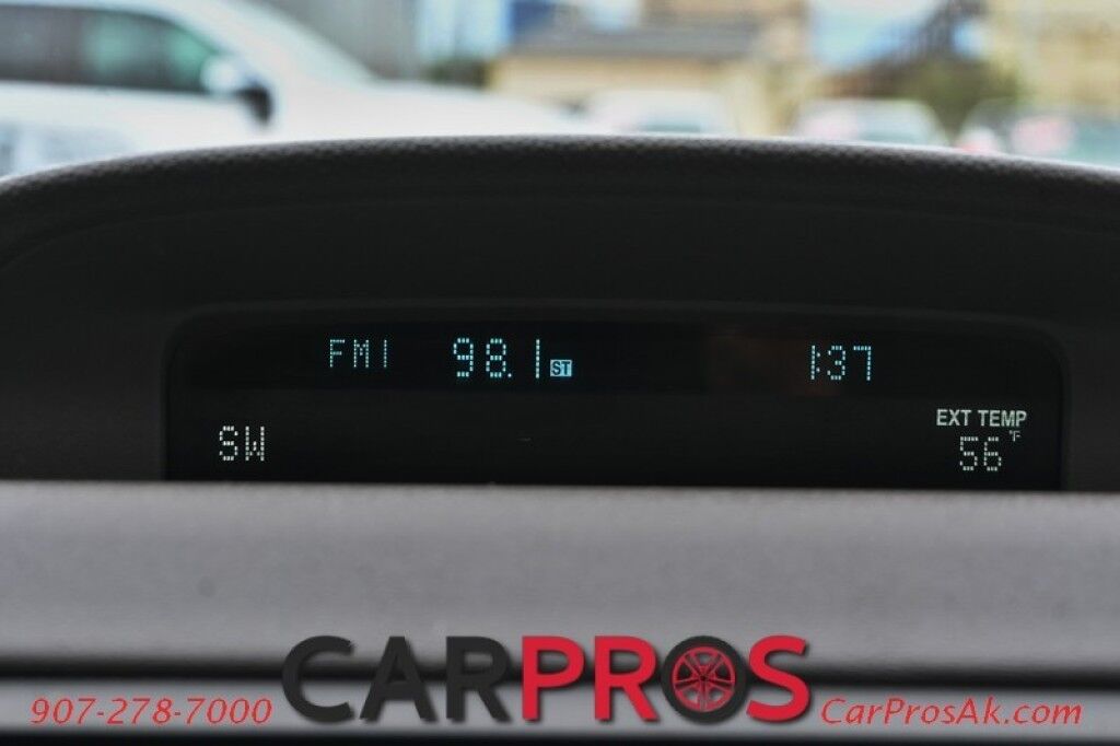 2010 Ford Focus SE - 2.0L - Automatic - Power Windows & Door Locks - Keyless Entry - Premium Sound System - Power Moonroof - Fog Lights Anchorage AK