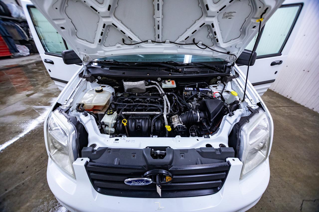 2010 Ford Transit Connect XLT Cargo Van 4 Passenger Red Deer AB