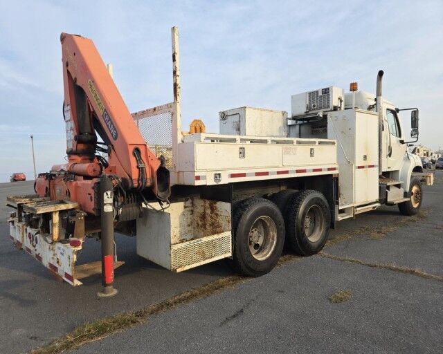 2010 Freightliner No Model M2 XCab with Palfinger Crane